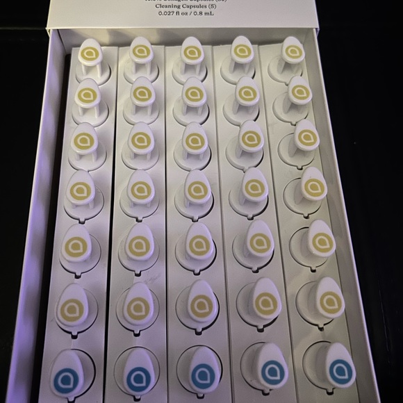 Droplette in Mixed Berry+30 Collagen HydroFiller serum capsules. - Picture 4 of 5